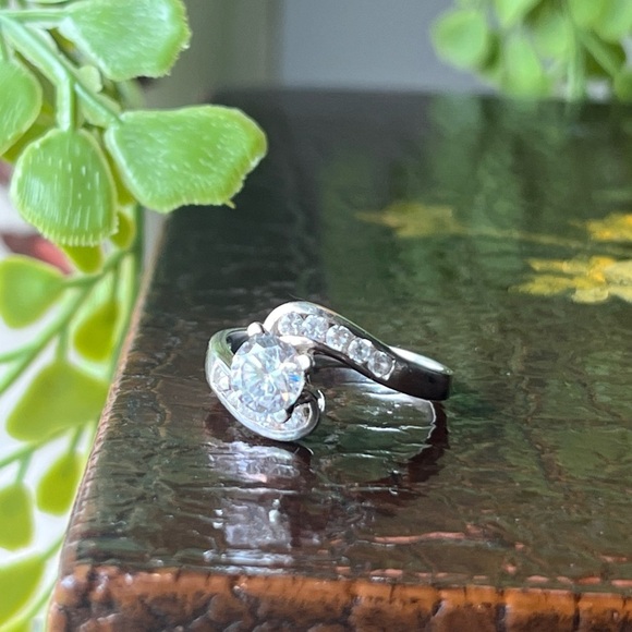 925 Sterling Silver Round-Cut C Z Promise Bypass Ring Size 7 - Picture 1 of 10